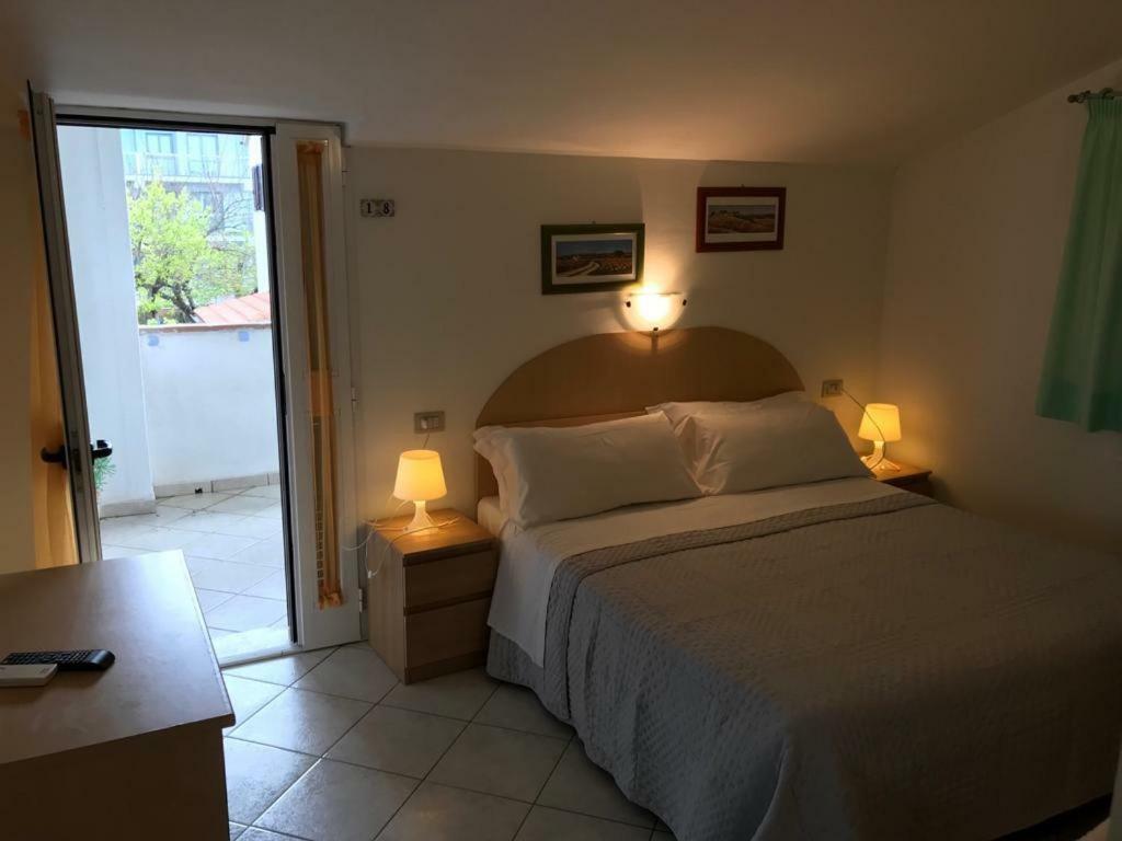 Hotel B&B Rispescia Grosseto Экстерьер фото
